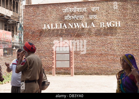 Jardin de Jallianwala Bagh, dans le nord de la ville indienne d'Amritsar, lieu du massacre par le Brigadier-général Reginald E.H. Dyer. Banque D'Images