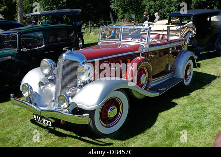 Vue avant d'antique automobile décapotable Chrysler Imperial à partir de début des années 1930 es Banque D'Images