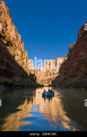 Rafting le long du Grand Canyon, Arizona. Banque D'Images