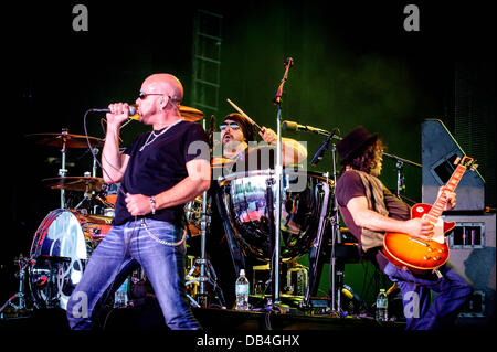 Toronto, Ontario, Canada. 23 juillet, 2013. JASON BONHAM effectue à l'Amphithéâtre Molson Canadian à Toronto au cours de sa tournée avec groupe de rock américain Coeur. Crédit : Igor/Vidyashev ZUMAPRESS.com/Alamy Live News Banque D'Images