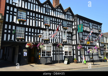 16e siècle les plumes Hotel, High Street, Ledbury, Herefordshire, Angleterre, Royaume-Uni Banque D'Images