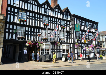 16e siècle les plumes Hotel, High Street, Ledbury, Herefordshire, Angleterre, Royaume-Uni Banque D'Images