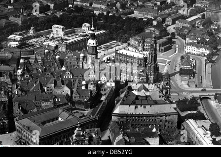 Géographie / Voyage, Allemagne, Dresde, vue sur la ville / vue sur la ville, vue sur la vieille ville avec la chapelle catholique royale et le Zwinger, années 1930, droits supplémentaires-Clearences-non disponible Banque D'Images