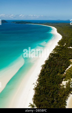Vue aérienne le long de Whitehaven Beach, l'île de Whitsunday, Whitsundays, Queensland, Australie Banque D'Images