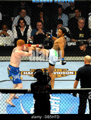 Ben Henderson vs Mark Bocek UFC 129 - Lightweight Bout tenu au Centre Rogers. Toronto, Canada - 30.04.11 Banque D'Images