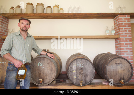 Haywood est ferme accueil à cidrier Tom Bray. Banque D'Images