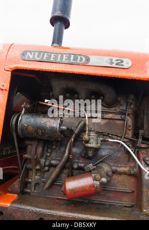 Moteur d'un tracteur diesel 342 Nuffield. Banque D'Images