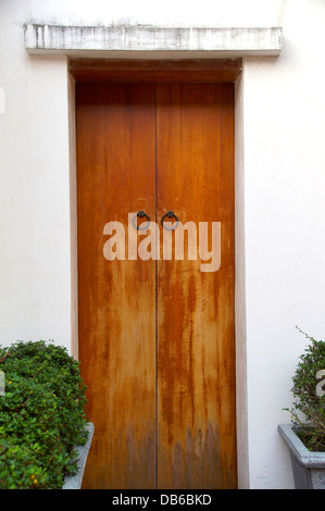 Heurtoirs anciens et modernes gros plan de verrouillage à Taiwan Banque D'Images