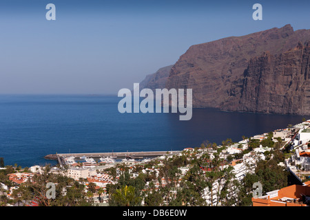 Des rochers près de Los Gigantes, Tenerife, Canaries, Espagne Banque D'Images