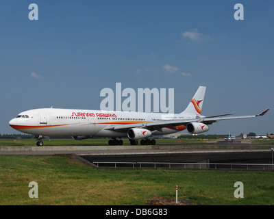 PZ-TCP Surinam Airways Airbus A340-311 - cn 0493 Banque D'Images