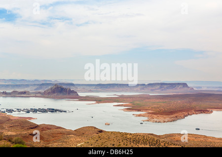 Vue sur le Lac Powell à Wahweap, près de Page, Arizona, USA Banque D'Images