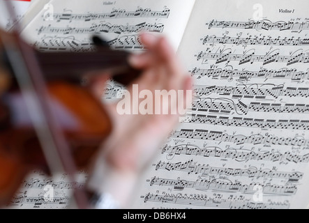 Sites touristiques de Boston, l'Orchestre violon partitions mains Banque D'Images