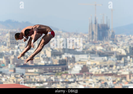 Barcelone, Espagne. 21 Juillet 2013 : USA's Toby et David Stanley plongée Bonuchi au cours de la plate-forme de dix mètres à la 15e concours du monde de la FINA à Barcelone Banque D'Images