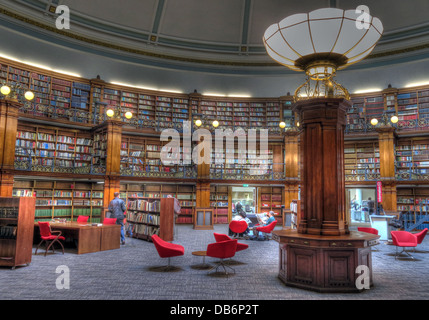 Bibliothèque centrale de Liverpool, l'intérieur de la salle de lecture Picton , Merseyside England UK Banque D'Images