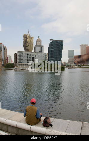 La Chine, Macao, Province de Guangdong Sheng, ville de Zhuhai Shi. Vue front de mer, du Grand Lisboa Hotel and Casino. Banque D'Images