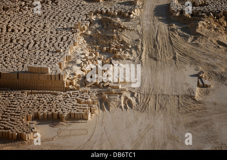 Carrière de calcaire le long des falaises autour de Dwejra dans l'île de Gozo, l'île soeur de Malte Banque D'Images