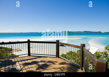 Lookout donnant sur Scenic Hill Inlet et Whitehaven Beach. Whitsunday Island, Whitsundays, Queensland, Australie Banque D'Images