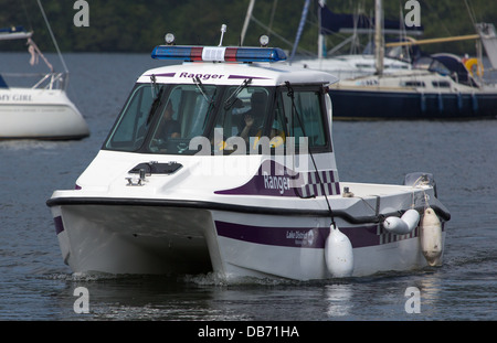 Le Lake District patrouilleur sur le lac Windermere Banque D'Images