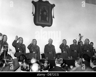 Politique, Grèce, procès de 28 officiers de l'armée grecque pour conspiration contre la monarchie, Athènes, dock, 21.11.1966, droits additionnels-Clearences-non disponible Banque D'Images