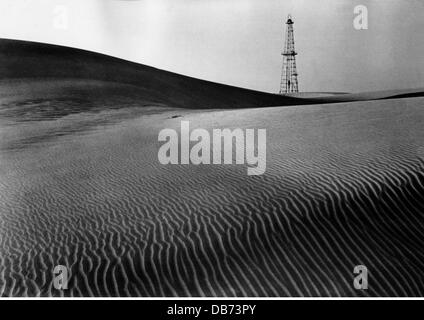 Énergie, pétrole, derrick de forage, champ pétrolifère de Burgan, Koweït, 31.10.1951, droits additionnels-Clearences-non disponible Banque D'Images