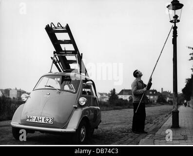 Énergie, gaz, lanterne à gaz d'éclairage homme, Hambourg, années 1950, droits supplémentaires-Clearences-non disponible Banque D'Images