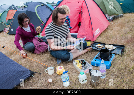 Pas seulement la musique passe dans le bois et d'espaces verts à la latitude Festival 2013, Henham Park, Southwold, Suffolk, UK. Juillet 2013. Banque D'Images