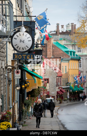 Canada, Québec, Québec. Scène de rue typique dans le centre-ville historique de Old Quebec City (supérieur), l'UNESCO. Banque D'Images