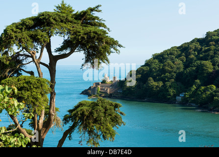 Dartmouth, Devon, Angleterre. 9 juillet 2013. Une vue de château de Dartmouth à l'embouchure de la rivière Dart de Kingswear. Banque D'Images