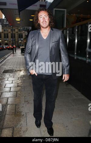 Bras gauche du Yorkshire, fastbowler Ryan Sidebottom assiste à l'ouverture d'Carliccio's restaurant Leeds, Angleterre - 12.05.11 Banque D'Images