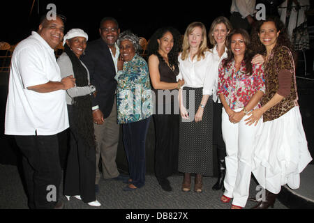 John Meeks, Candace Bowen, M. Gregory Meeks, Starletta DuPois, Kimberly Russell, Helen Slater, Lisa Vidal et Erica Gimpel 'La Route de la Liberté' public lecture étape au LACC Camino Theatre Los Angeles, Californie - 15.05.11 Banque D'Images