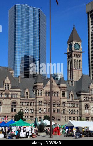 Le Canada, l'Ontario, Toronto, Nathan Phillips Square, Old City Hall, Banque D'Images