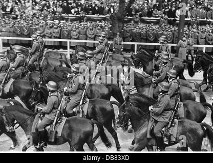 Nazisme / National socialisme, militaire, parades, défilé le 49e anniversaire d'Adolf Hitler, Berlin, 20.4.1938, droits additionnels-Clearences-non disponible Banque D'Images