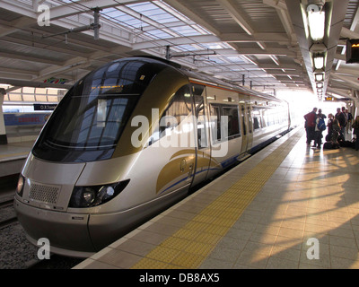 L'embarquement des passagers au Gautrain Oliver Tambo International Airport à Johannesburg Banque D'Images