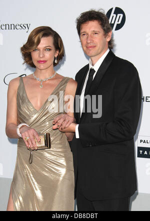 Milla Jovovich et Paul Anderson 2011 Cannes International Film Festival - Jour 9 - amfAR's Cinema Against AIDS Gala - arrivants Cap d'Antibes, France - 19.05.11 Banque D'Images