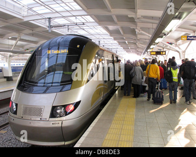 L'embarquement des passagers au Gautrain Oliver Tambo International Airport à Johannesburg Banque D'Images