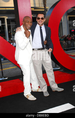 Mike Tyson, Todd Phillips Los Angeles Premiere de "The Hangover Part II' tenue à Grauman's Chinese Theatre - Arrivées Hollywood, Californie - 19.05.11 Banque D'Images