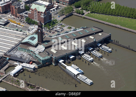 Vue aérienne de l'Erie-Lackawanna service ferry, New York City,East River ferry, Banque D'Images