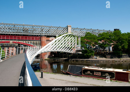 Passerelle sur canal de Bridgewater, le Castlefield, Manchester, UK Banque D'Images