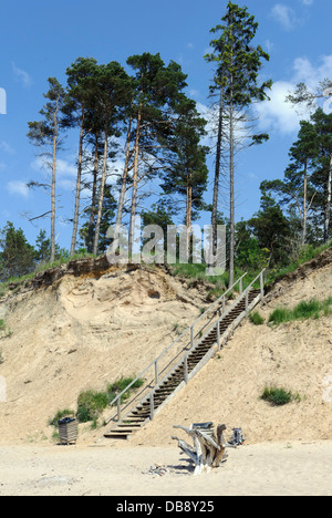 Plage et falaises de la côte, de la Lettonie, de l'Europe Jurkalne Banque D'Images