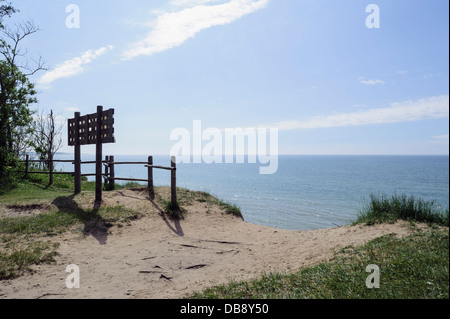 Plage et falaises de la côte, de la Lettonie, de l'Europe Jurkalne Banque D'Images