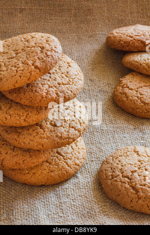 Cookies faits maison fraîchement préparés sur le limogeage du contexte Banque D'Images