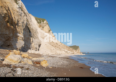 Un immense éboulis de débris d'un glissement de terrain qui s'est produite lors de la falaise s'est effondrée à st oswald's Bay le 30 avril 2013. La Côte Jurassique, Dorset, UK. Banque D'Images