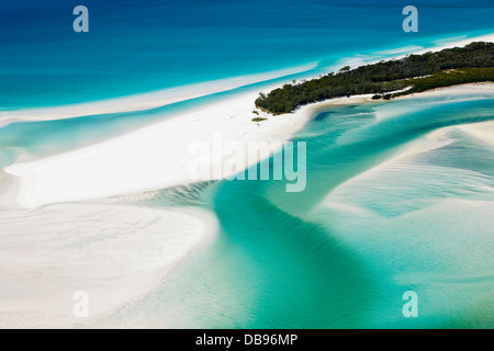 Vue aérienne du passage de bancs de sable et eaux turquoises de Hill Inlet. Whitsunday Island, Whitsundays, Queensland, Australie Banque D'Images