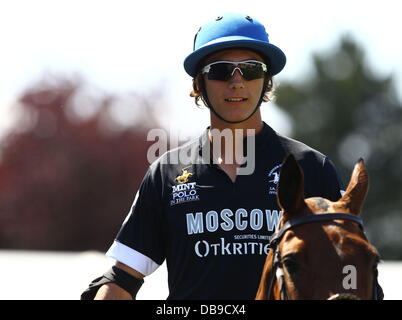 Tournoi de Polo menthe atmosphère dans le parc à Putney - Moscou vs Sydney London, England - 03.06.11 Banque D'Images