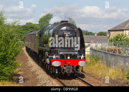 LMS Princess Coronation Class 46233 la duchesse de Sutherland le transport de la Scarborough Flyer excursion à Mirfield West Yorkshire Banque D'Images