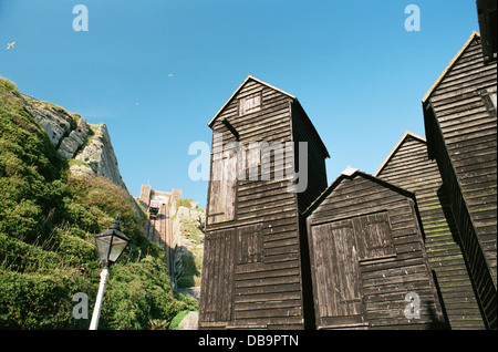 Cabanes de pêche et de l'Est Hill lift à Hastings, East Sussex, UK Banque D'Images