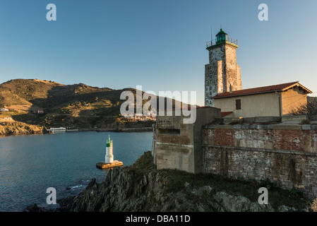 Fanal de port à Port Vendres, Hérault, Languedoc-Roussillon, France Banque D'Images