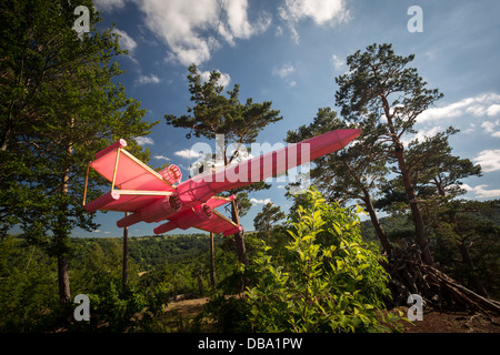 Un travail de Guillaume Renou intitulée "Natural X.Wing / Sancy contre attaque" par l'artiste plasticien français (Puy de Dôme - France). Banque D'Images