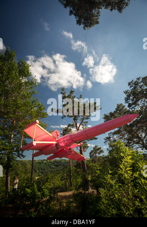 Un travail de Guillaume Renou intitulée "Natural X.Wing / Sancy contre attaque" par l'artiste plasticien français (Puy de Dôme - France). Banque D'Images