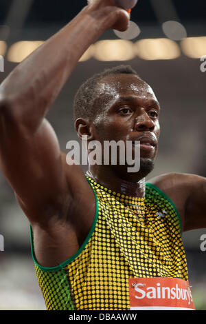 Londres, Royaume-Uni. 26 juillet, Usain Bolt remporte le 100m Mens course à la Diamond League Jeux, Usain Bolt réalise la meilleure saison à 9,85 secondes, Anniversaire, jeux d'athlétisme britannique de Londres. L'année 2013. Crédit photo : : Rebecca Andrews/Alamy Live News Banque D'Images